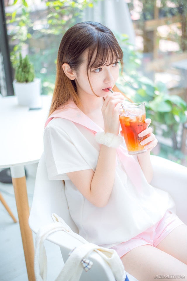 “你们也尽快离折翼天使资源社区，莫要让人生疑，待会儿我送二位出府，另外，告诉孝直一声，在刘璝离开成都之前，将他妻子扣住，免得刘璝一怒之下杀人，让这份仇怨弄大，也可以作为后手。”孟达看了两人一眼，真不知道法正从哪里招来这种奇人异事的。